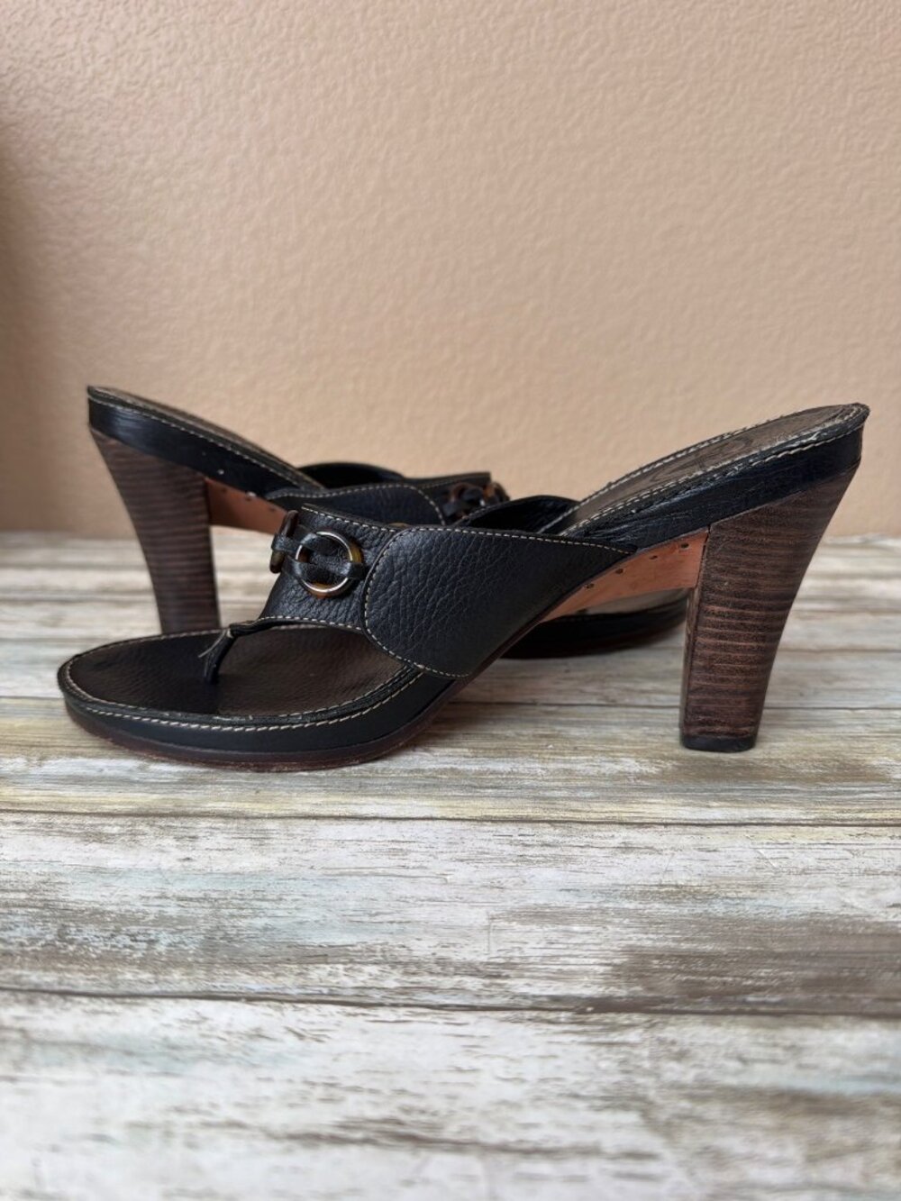 Frye Black Leather Thong Sandals Tortoise Chain Detail Women’s Sz 9 Pre-owned - Picture 3 of 14